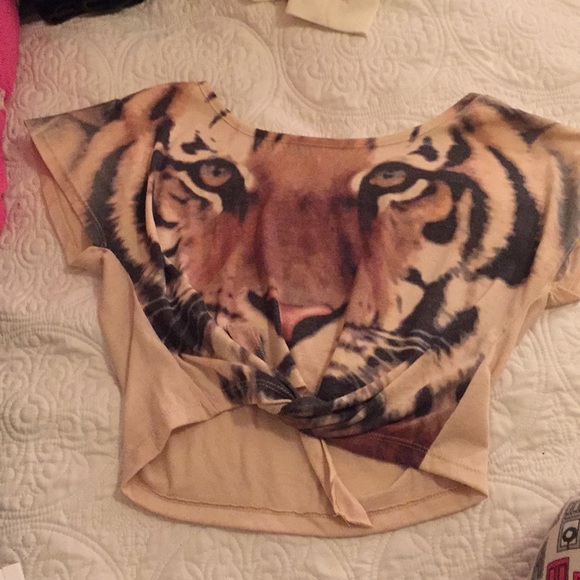 Tiger crop top - Picture 1 of 3